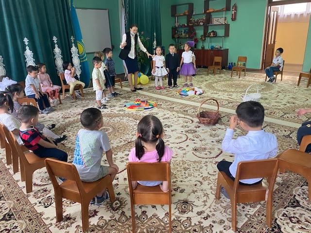 Білім күніне арналған салтанатты іс-шара.